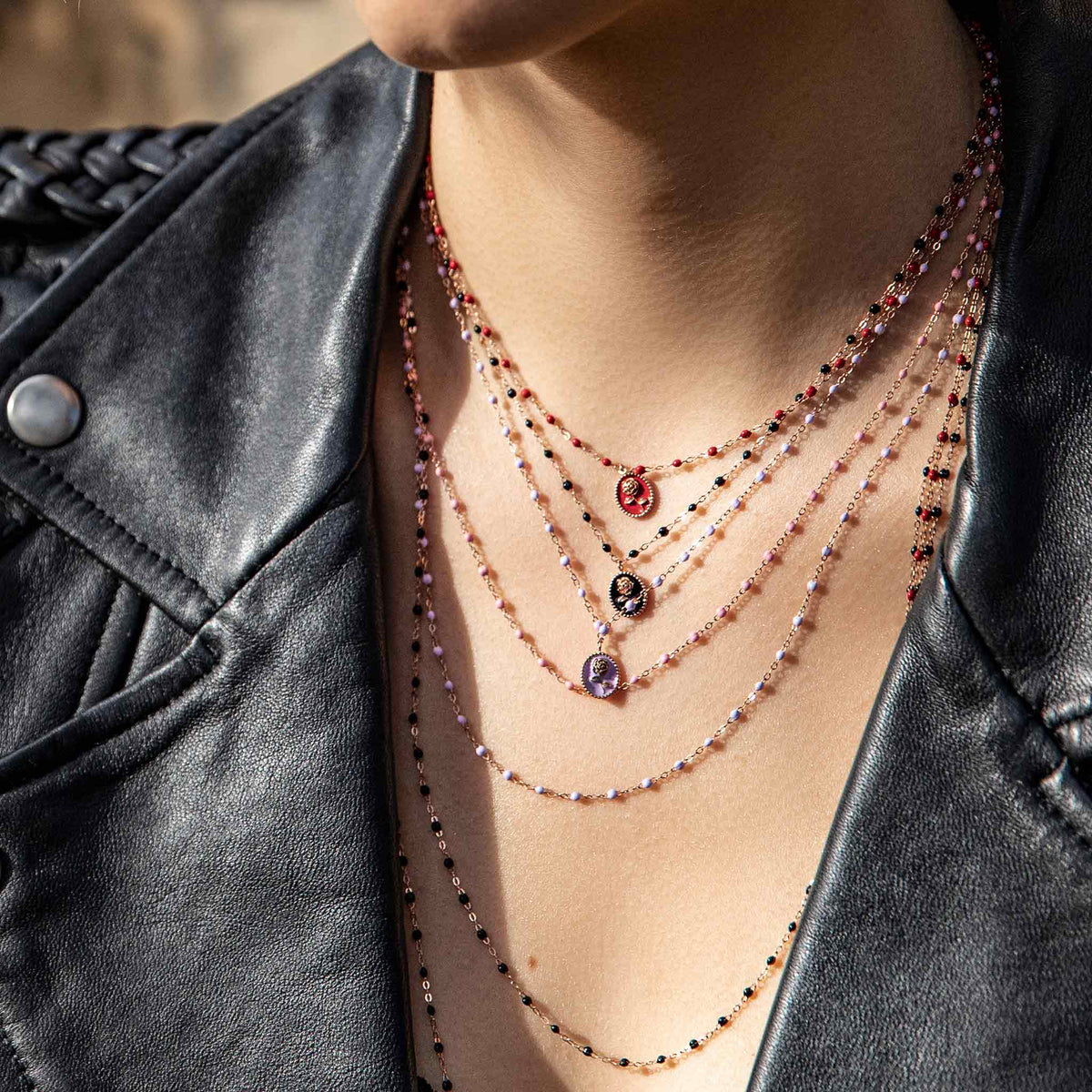 Rose gold black necklace online