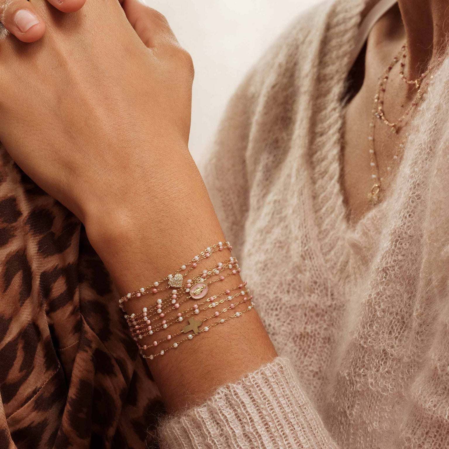 Gigi Clozeau - Cross Charm Classic Gigi Blush bracelet, Yellow Gold, 6.7"