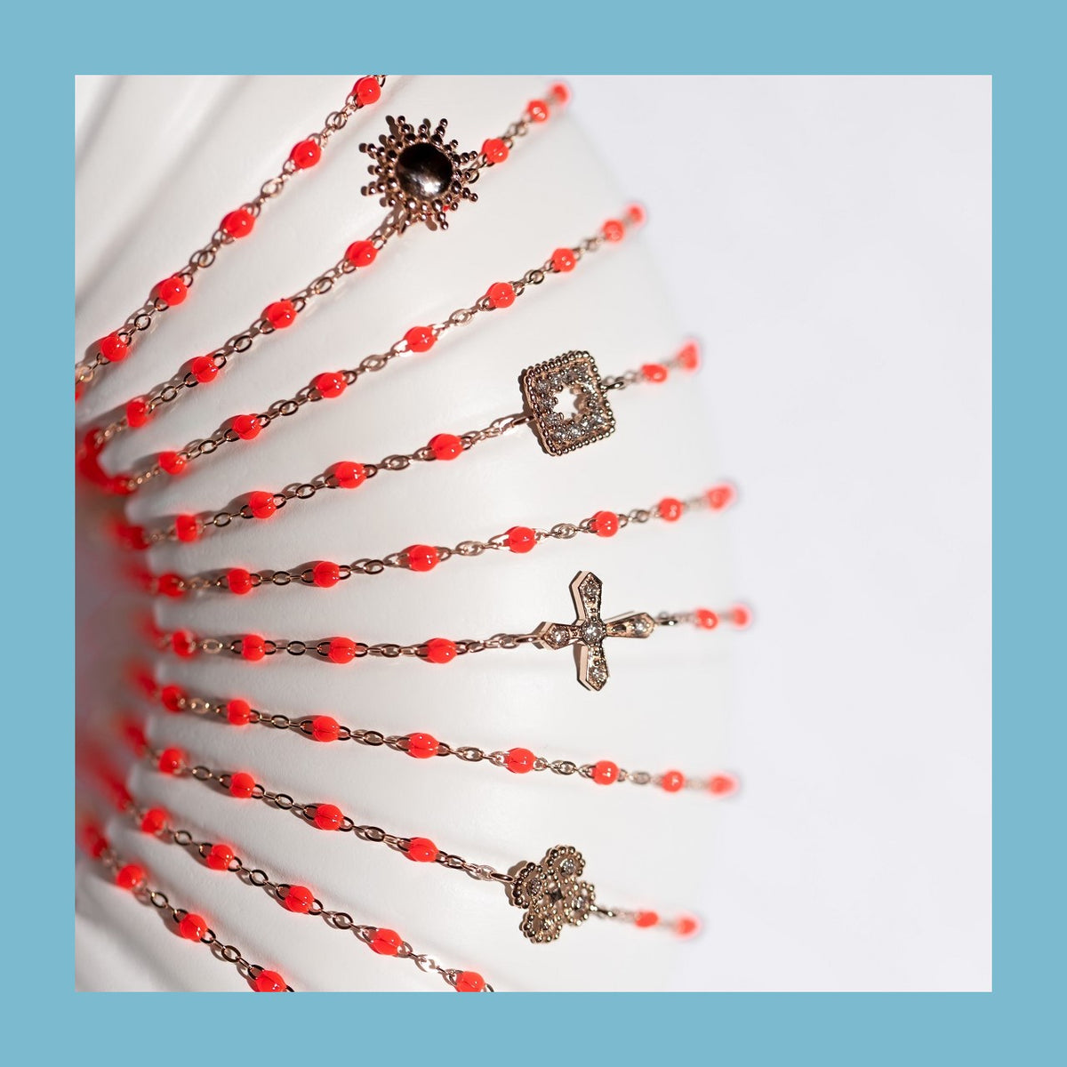 Gigi Clozeau necklaces and bracelets. 18 carat gold in all colors of the rainbow. Diamonds and classic chains.