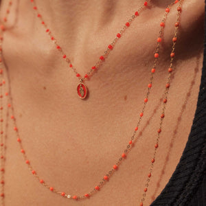 Gigi Clozeau - Madone resin charm Classic Gigi Coral necklace, Yellow Gold, 16.5"