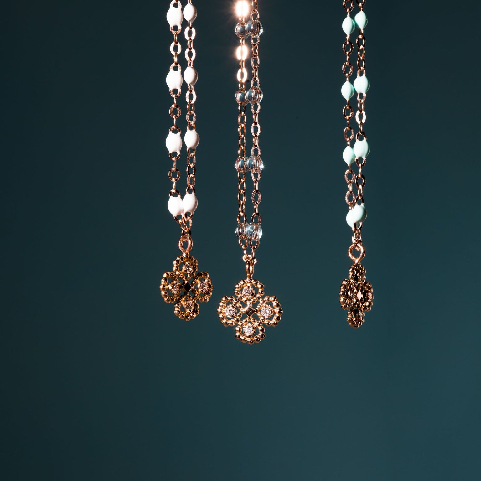 Gigi Clozeau - Lucky Clover Classic Gigi White diamond necklace, Rose Gold, 16.5"