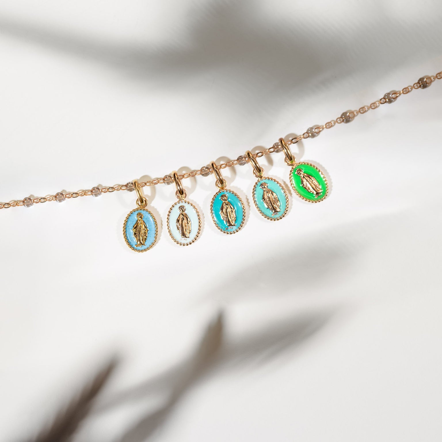 Gigi Clozeau - Madone Turquoise Resin pendant, Yellow gold