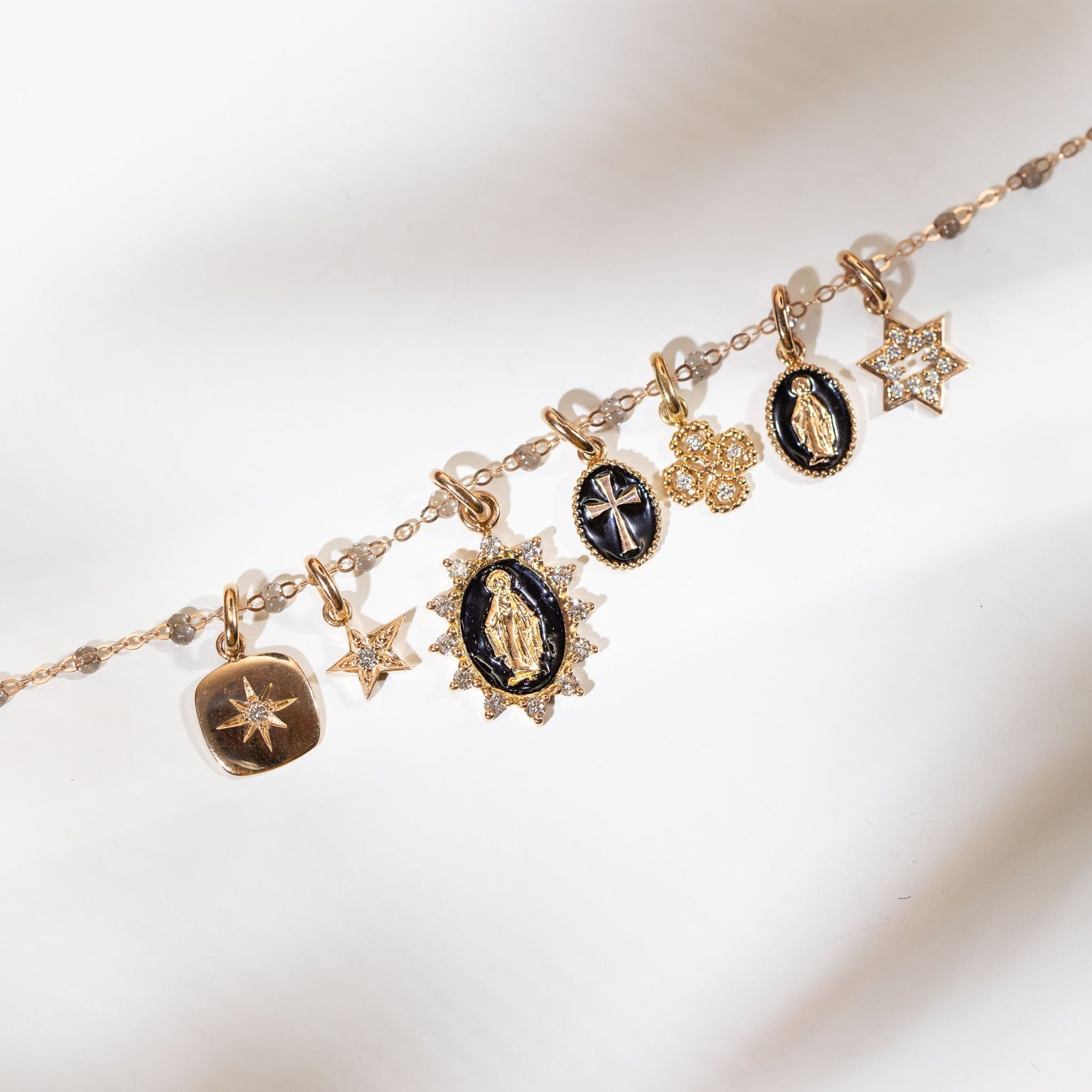Gigi Clozeau - Madone Supreme Black resin, Rose Gold, diamond pendant