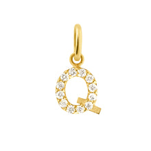 Gigi Clozeau - Lucky Letter Q Diamond Pendant, Yellow Gold