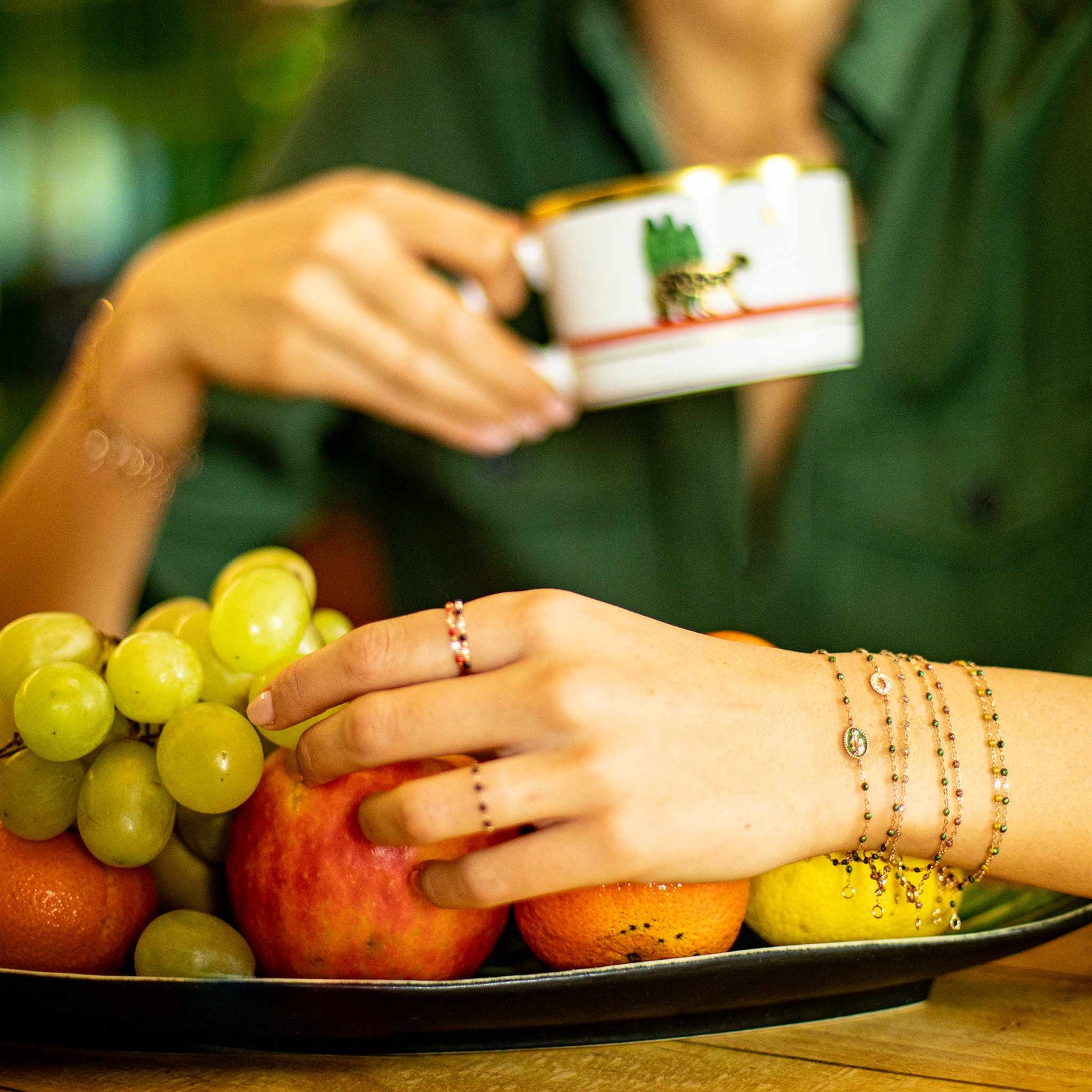 Gigi Clozeau - Madone Resin Charm Classic Gigi Scarab Bracelet, Yellow Gold, 6.7"